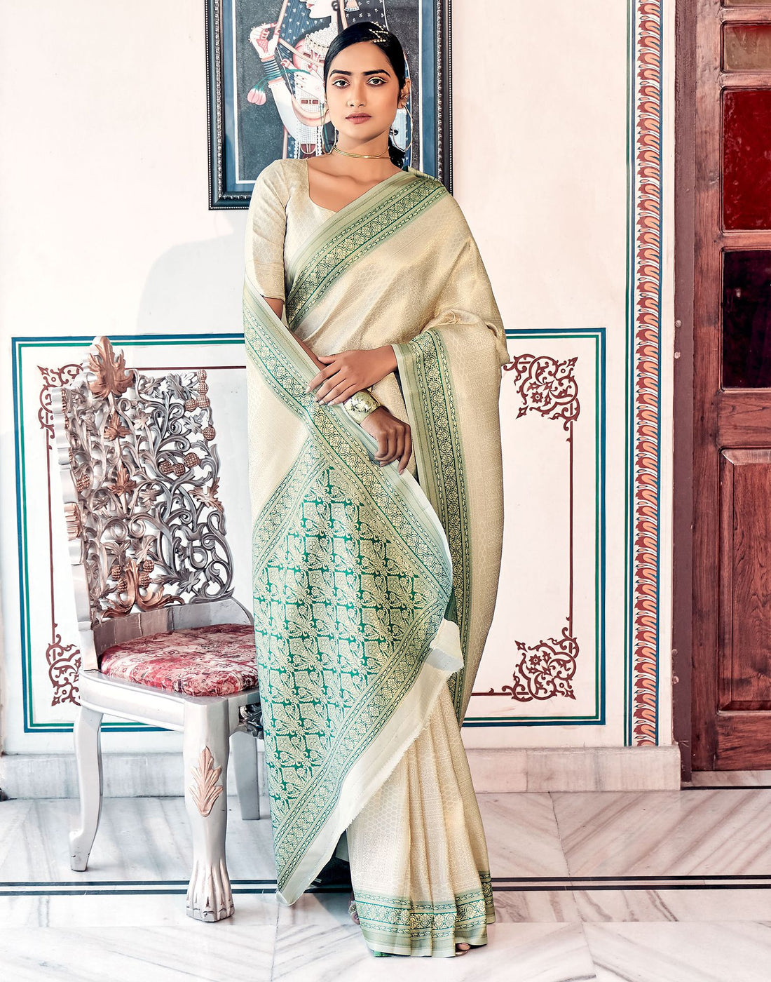 White Silk Weaving Kanjivaram Saree | Leemboodi