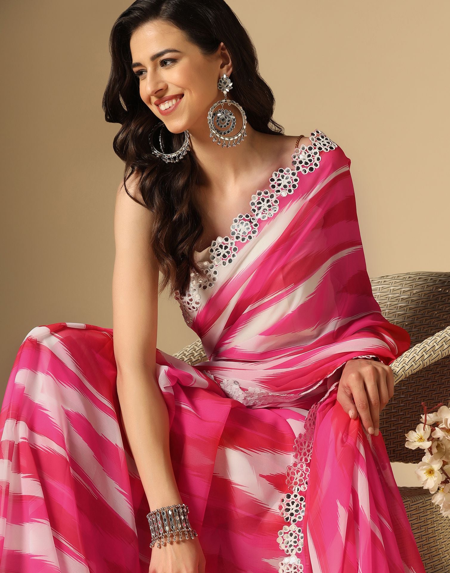 Pink Geometric Printed Georgette Saree | Leemboodi