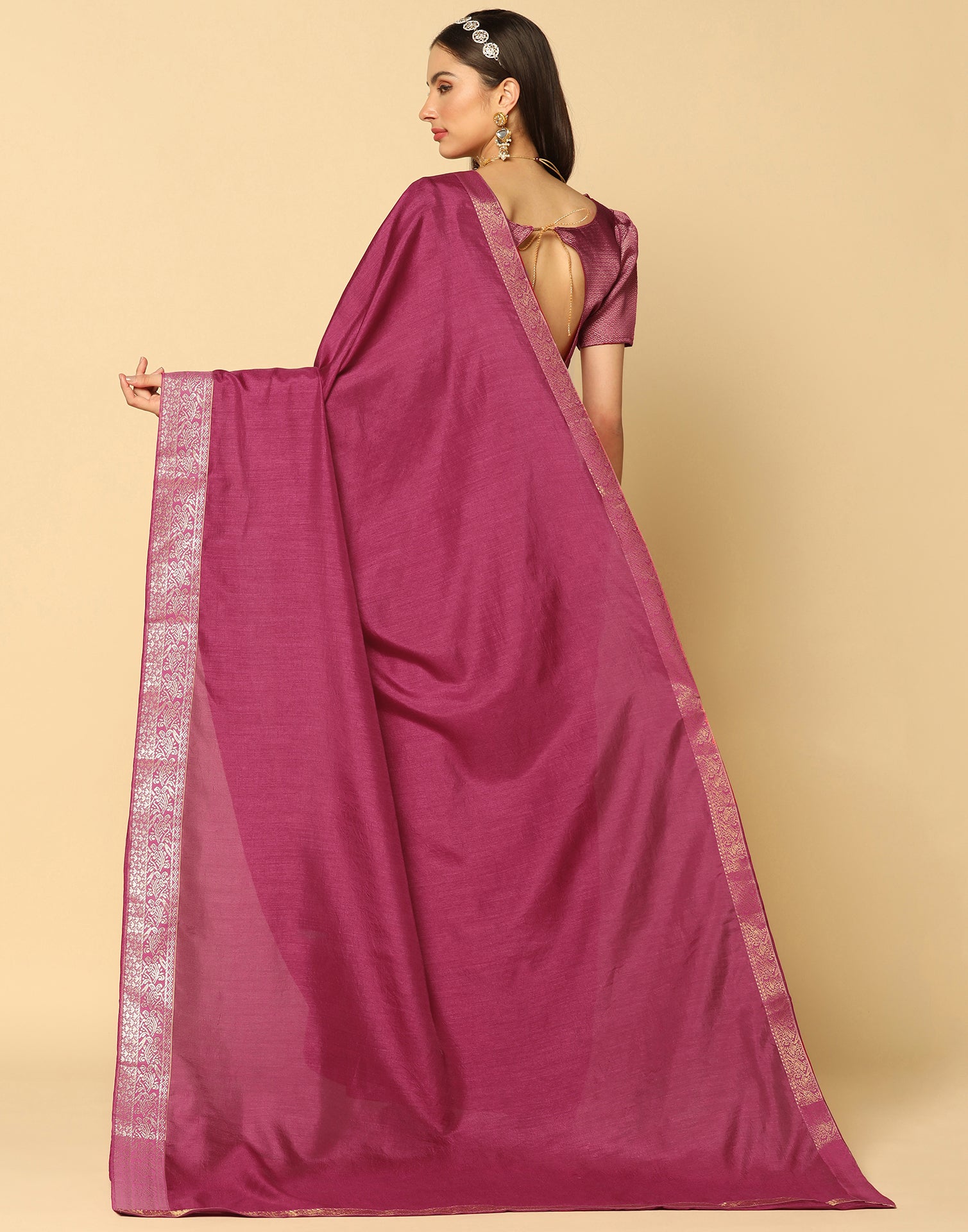 plain silk saree with small border – Joshindia