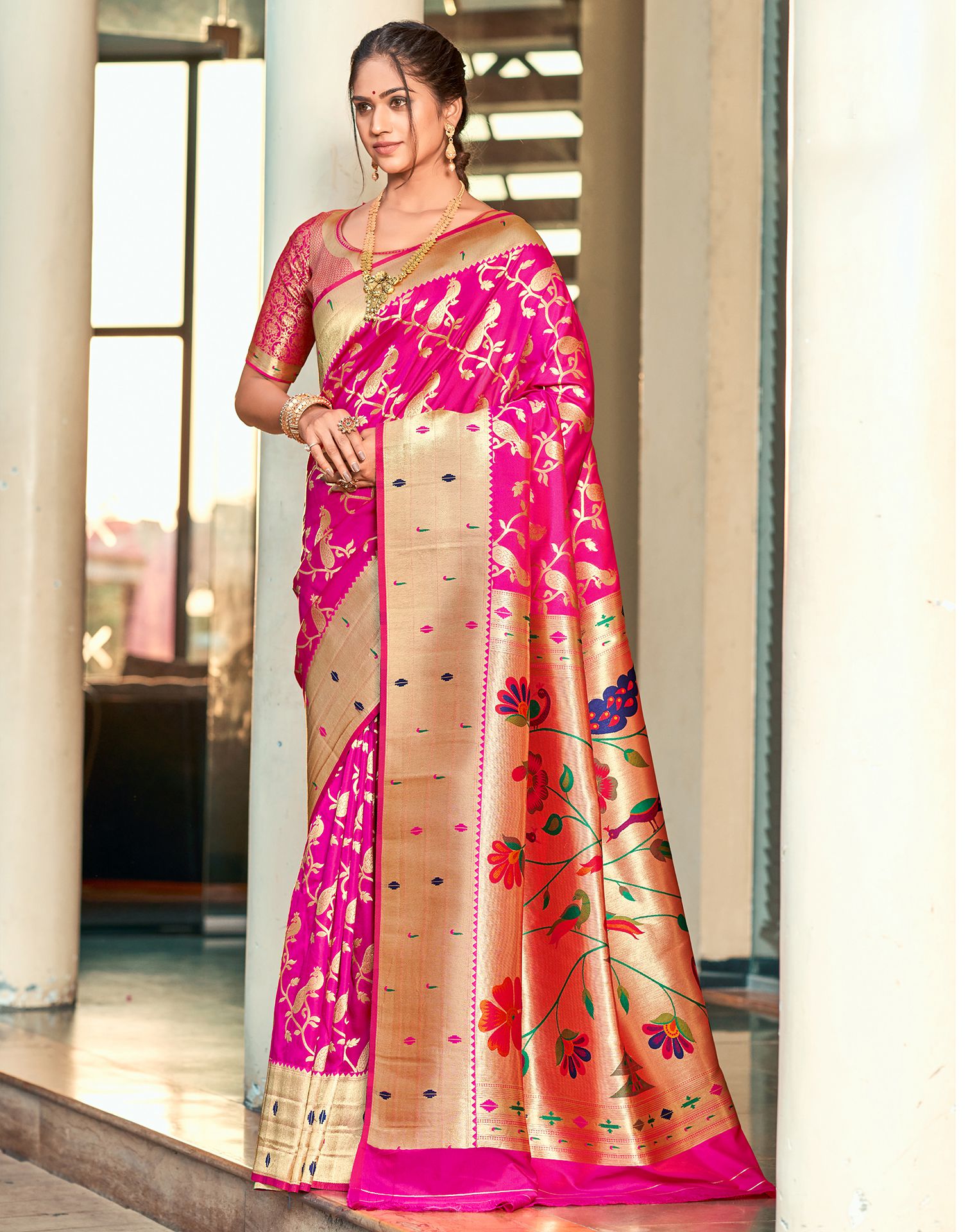 Buy Astonishing Rani Pink Woven Paithani Silk Classic Saree - Zeel Clothing