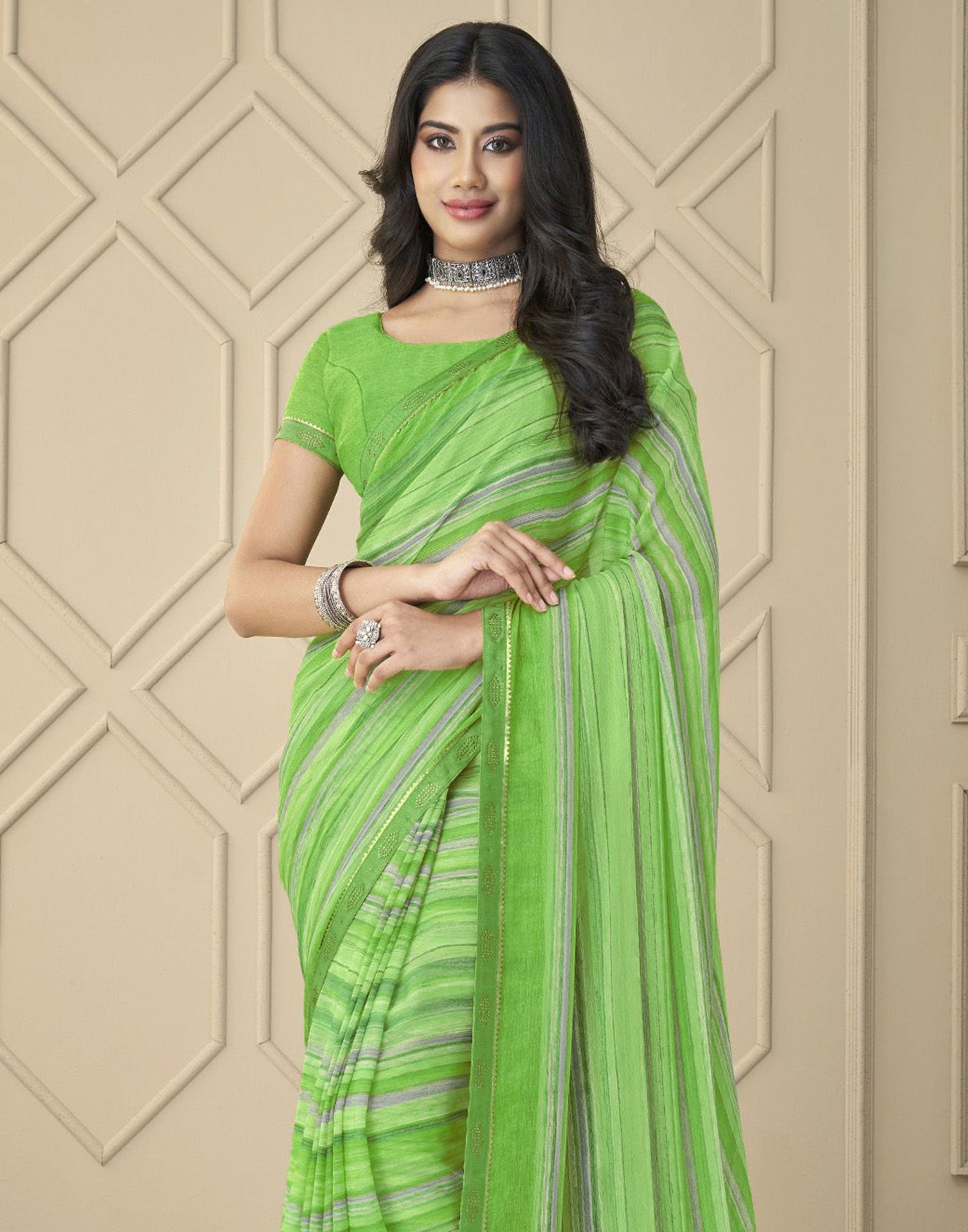 Embroidered Green Chiffon Work Saree, Without Blouse Piece at Rs 549 in  Surat