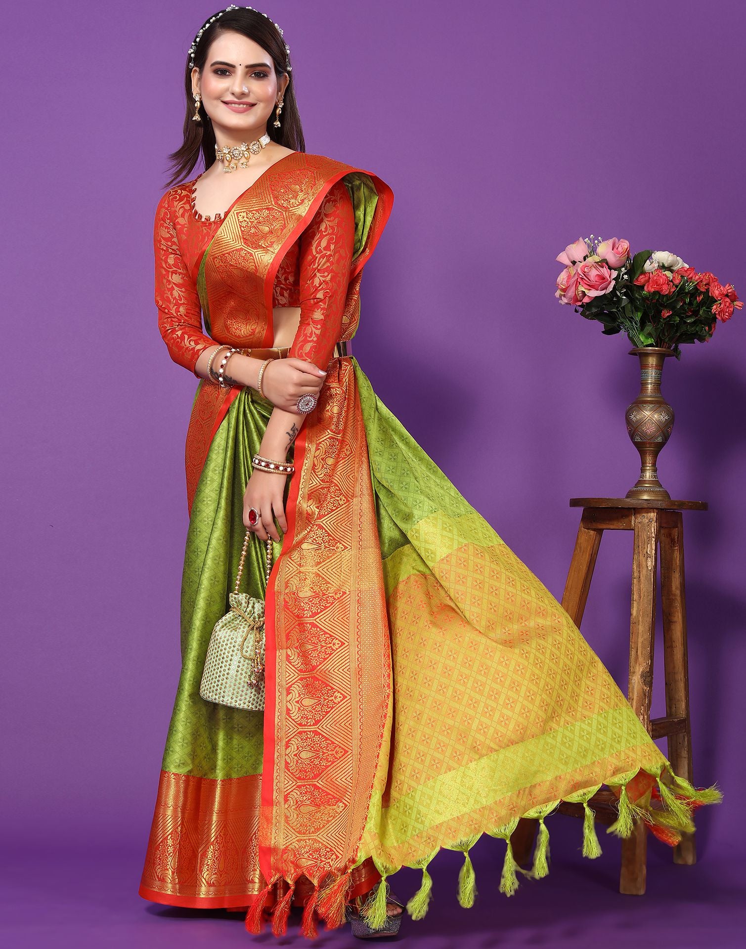 Parrot green woven cotton saree with blouse - Monjolika - 2624590