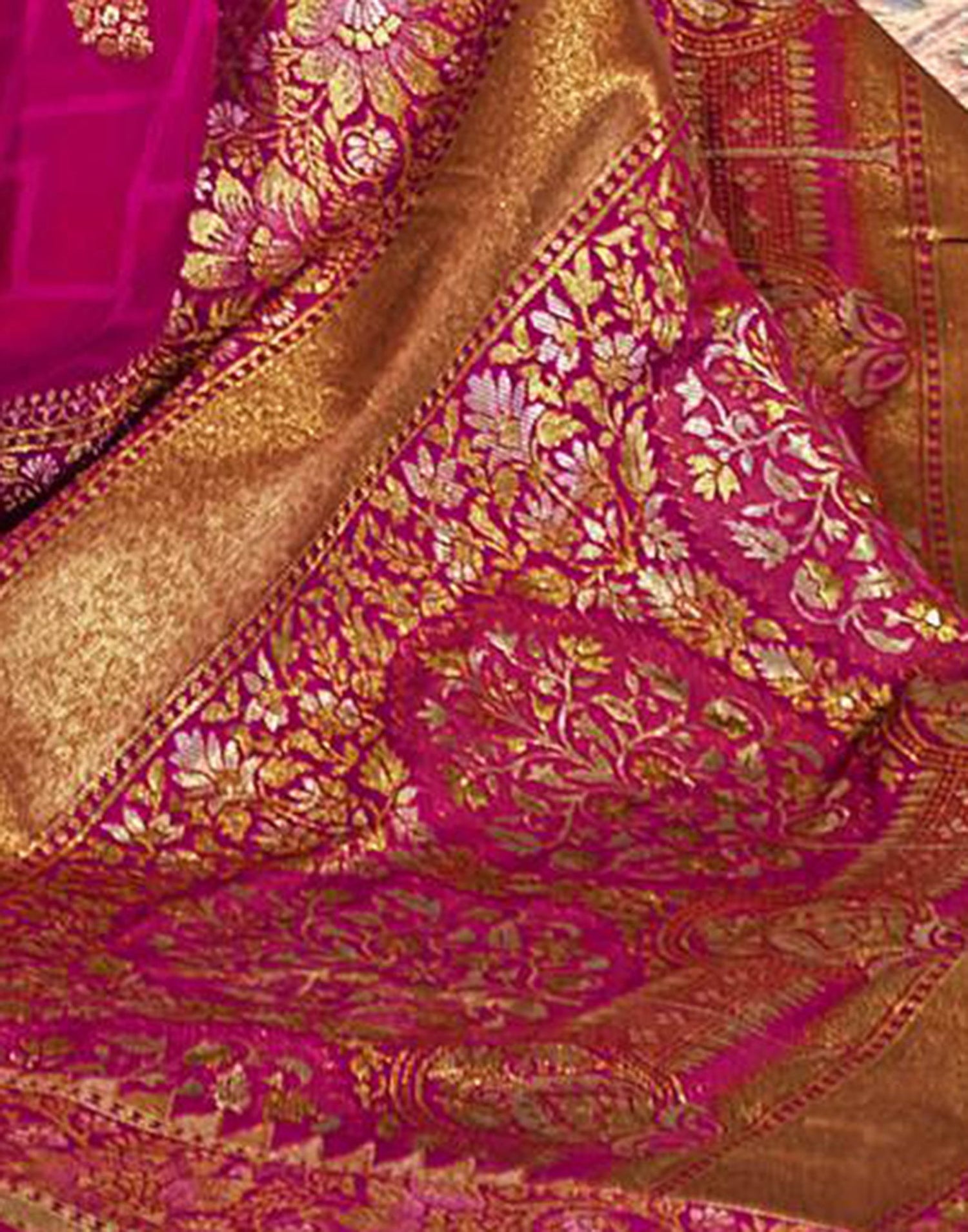 Pink Silk Weaving Banarasi Saree With Tassel – Leemboodi