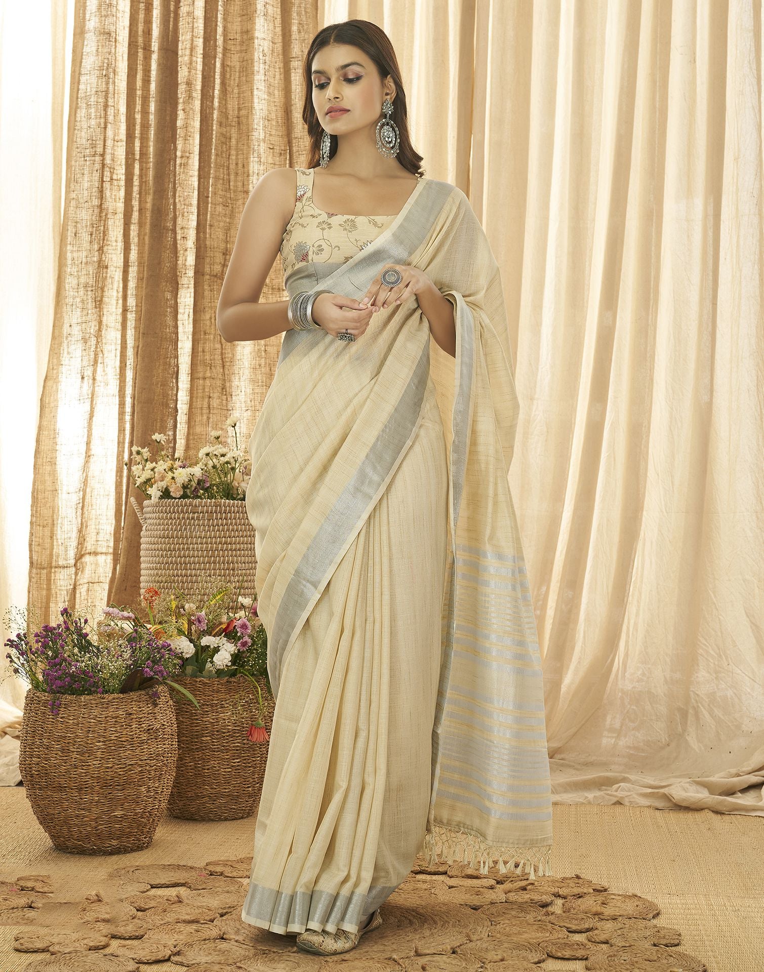 Saree : Buy Designer Sarees for Women Online on Aza Fashions