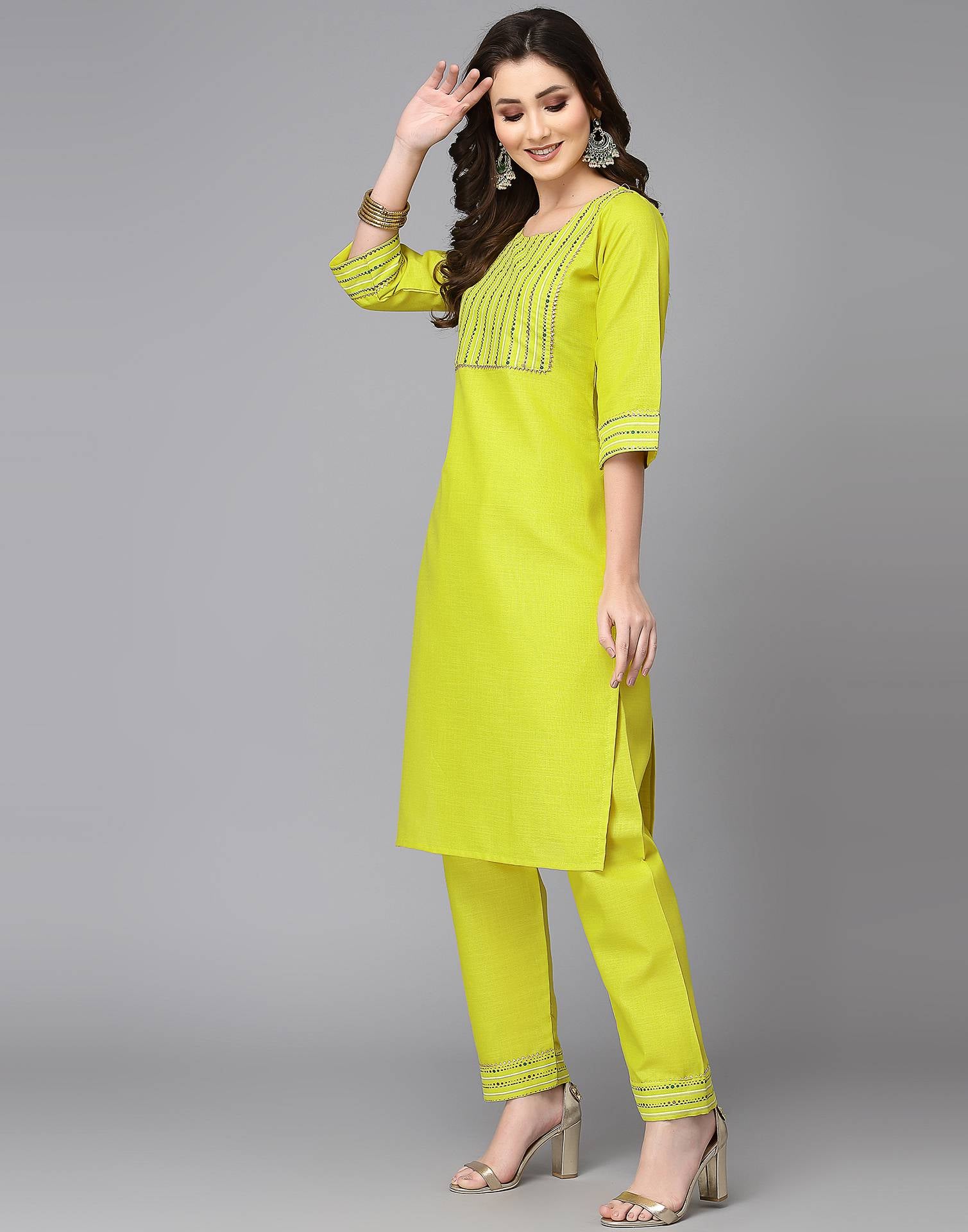 Which Colour Leggings With Yellow Kurti | International Society of  Precision Agriculture