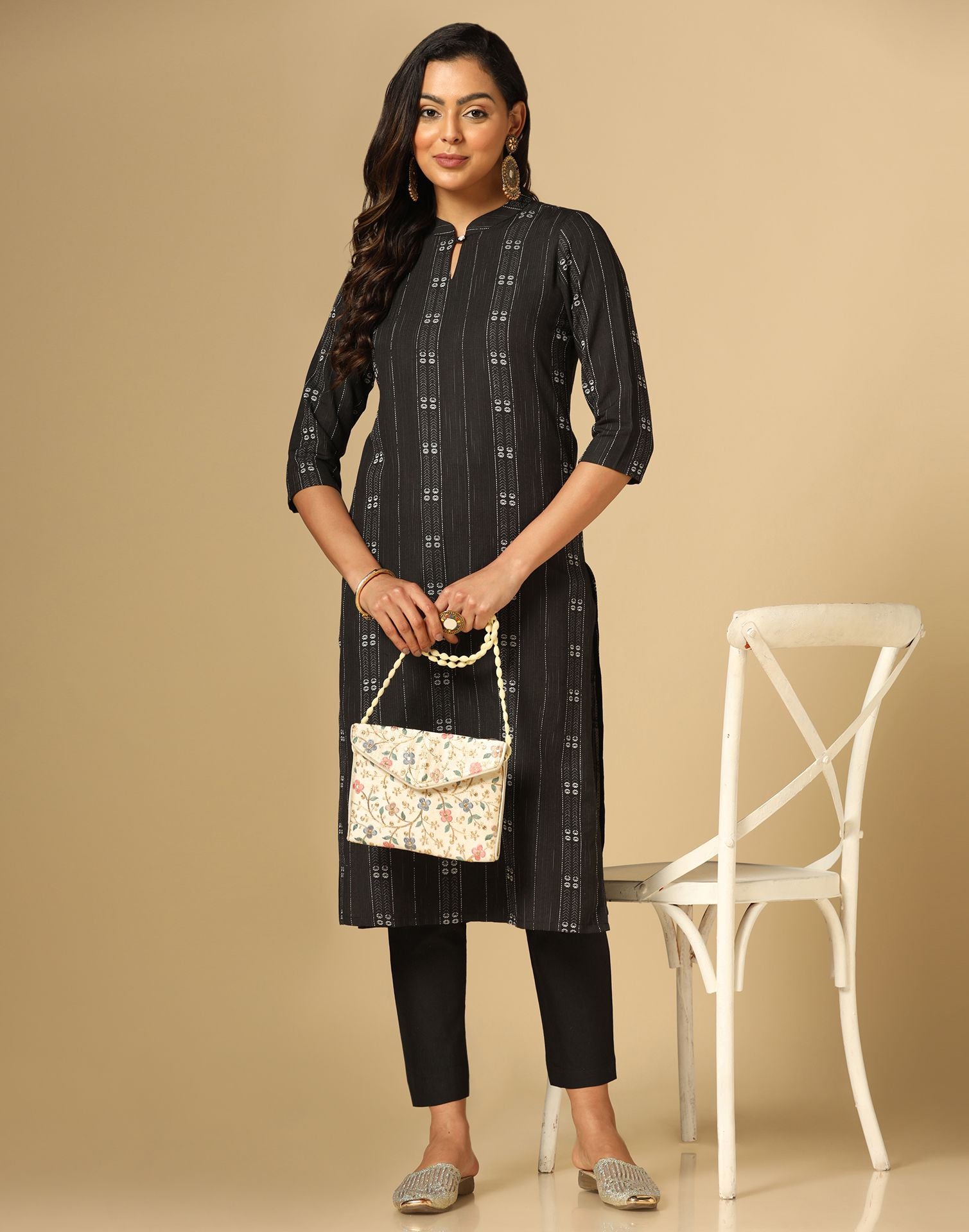Ladies Designer Kurti Stitching Services at Rs 220/piece in Surat | ID:  26151589791