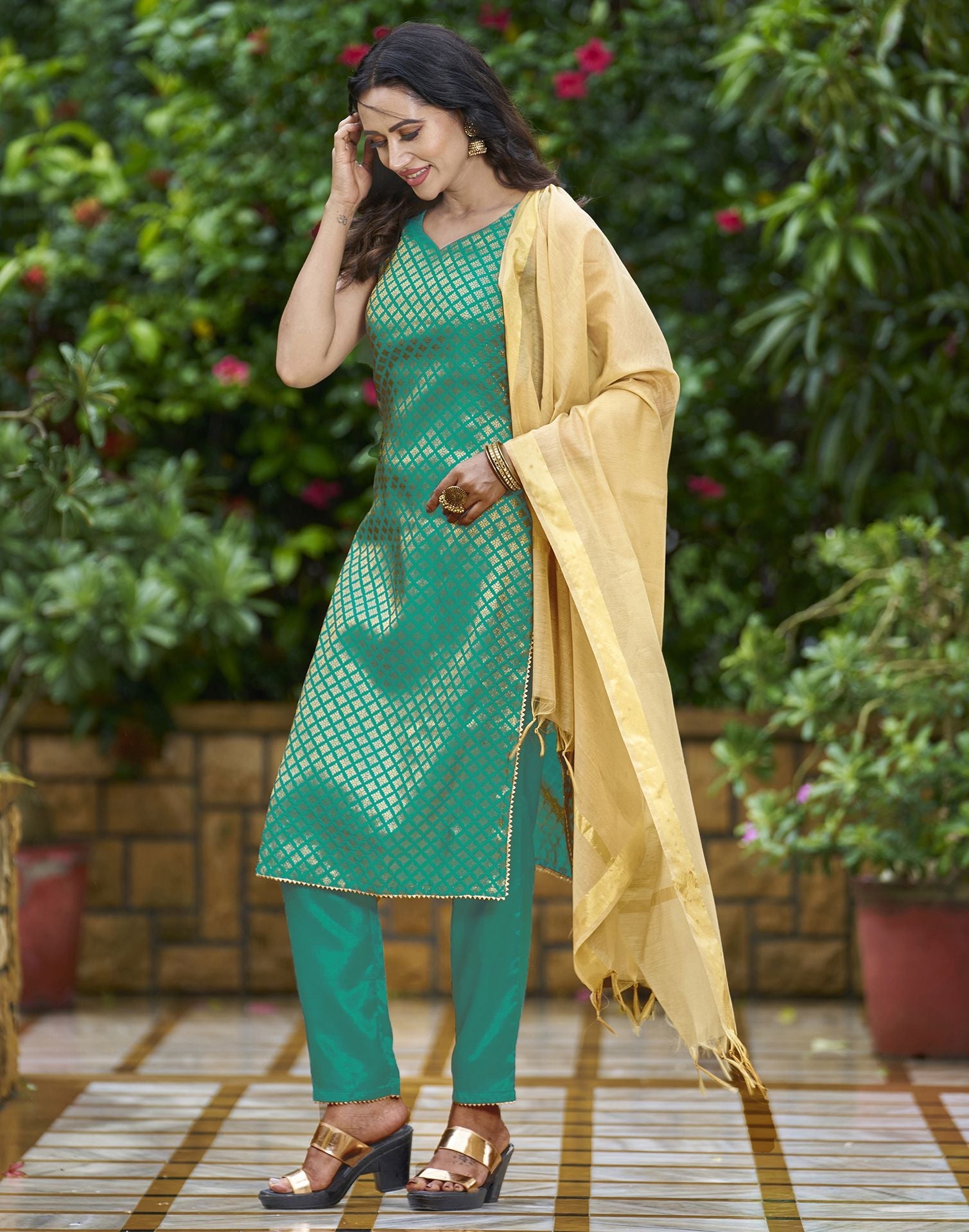 Rama Green Jacquard Silk Straight Kurta With Pant And Dupatta