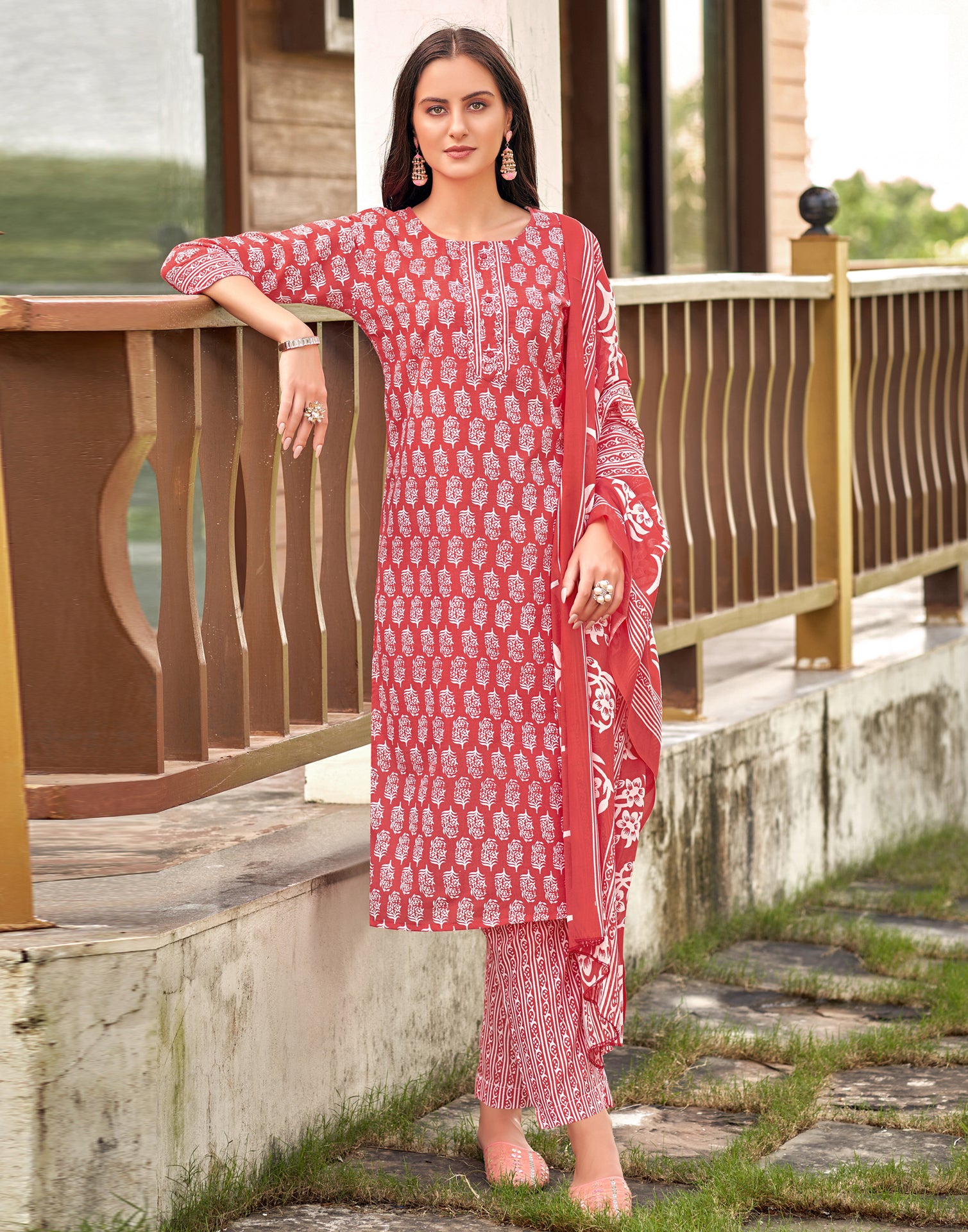 Red Cotton Printed Suit with Organza Dupatta (Set of 3) – Aadveka