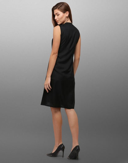 Black Coloured Dyed Crepe Dress | Leemboodi