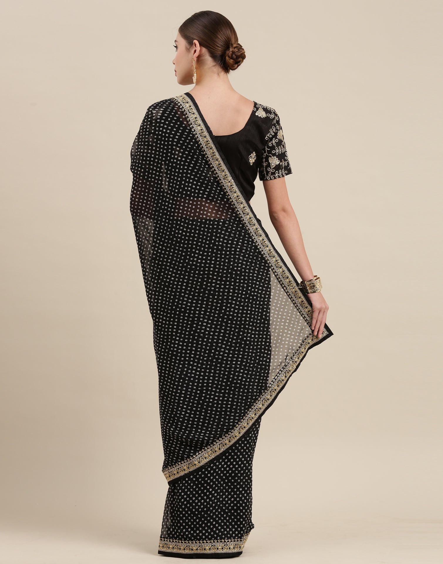 Black Bandhani Saree with Embroidery Border | Leemboodi