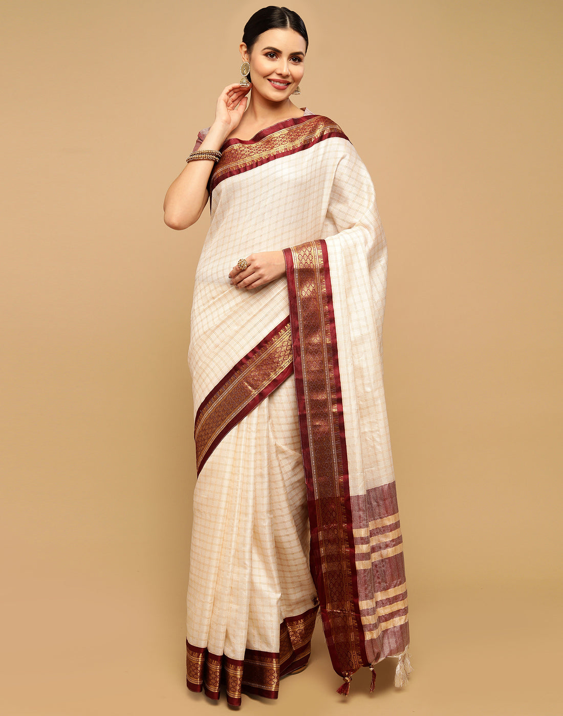 Off White Silk Saree | Leemboodi