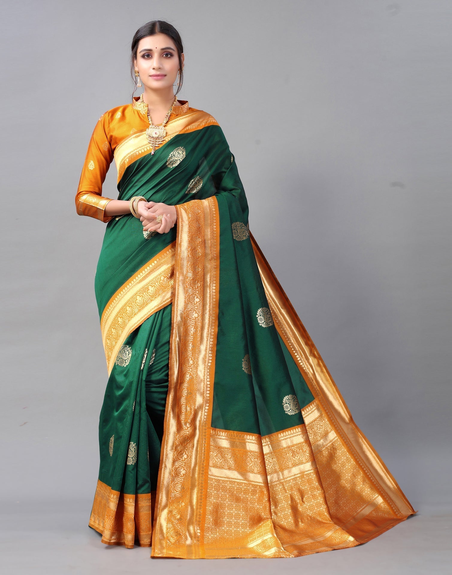 BOTTLE GREEN ZARI WOVEN TWO TONE BANARASI CHINON SILK SAREE –  zarikaariindia.com