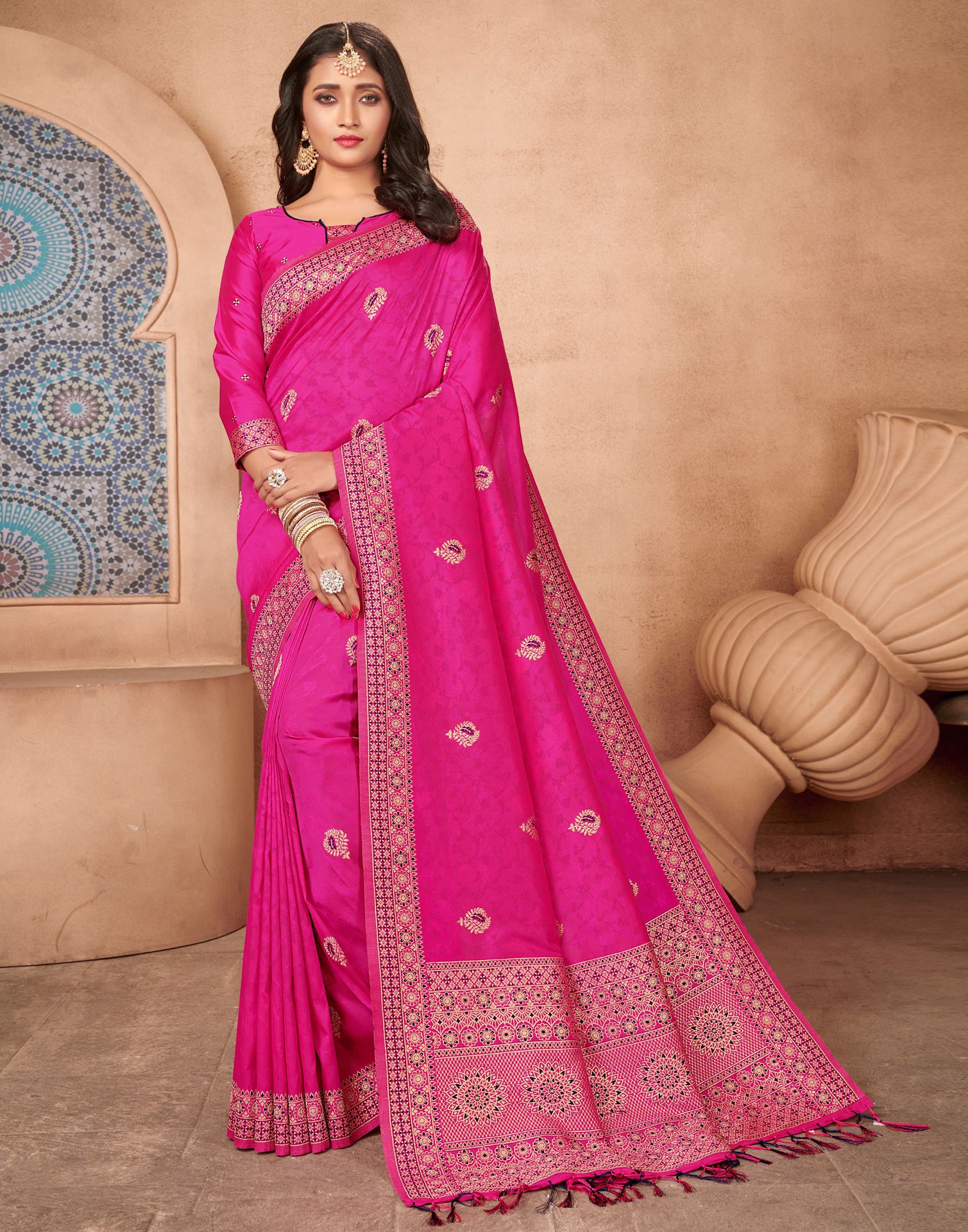 Rani Pink Colour Indian Wedding Saree in Jacquard Fabric.