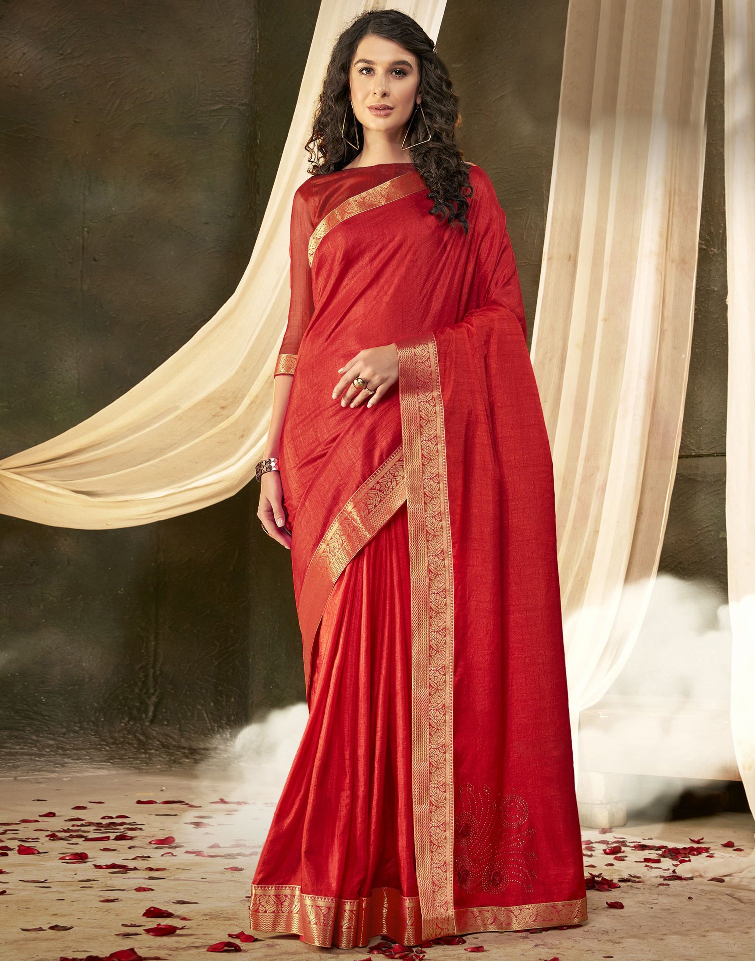 Red Plain Banarasi Silk Saree | Leemboodi