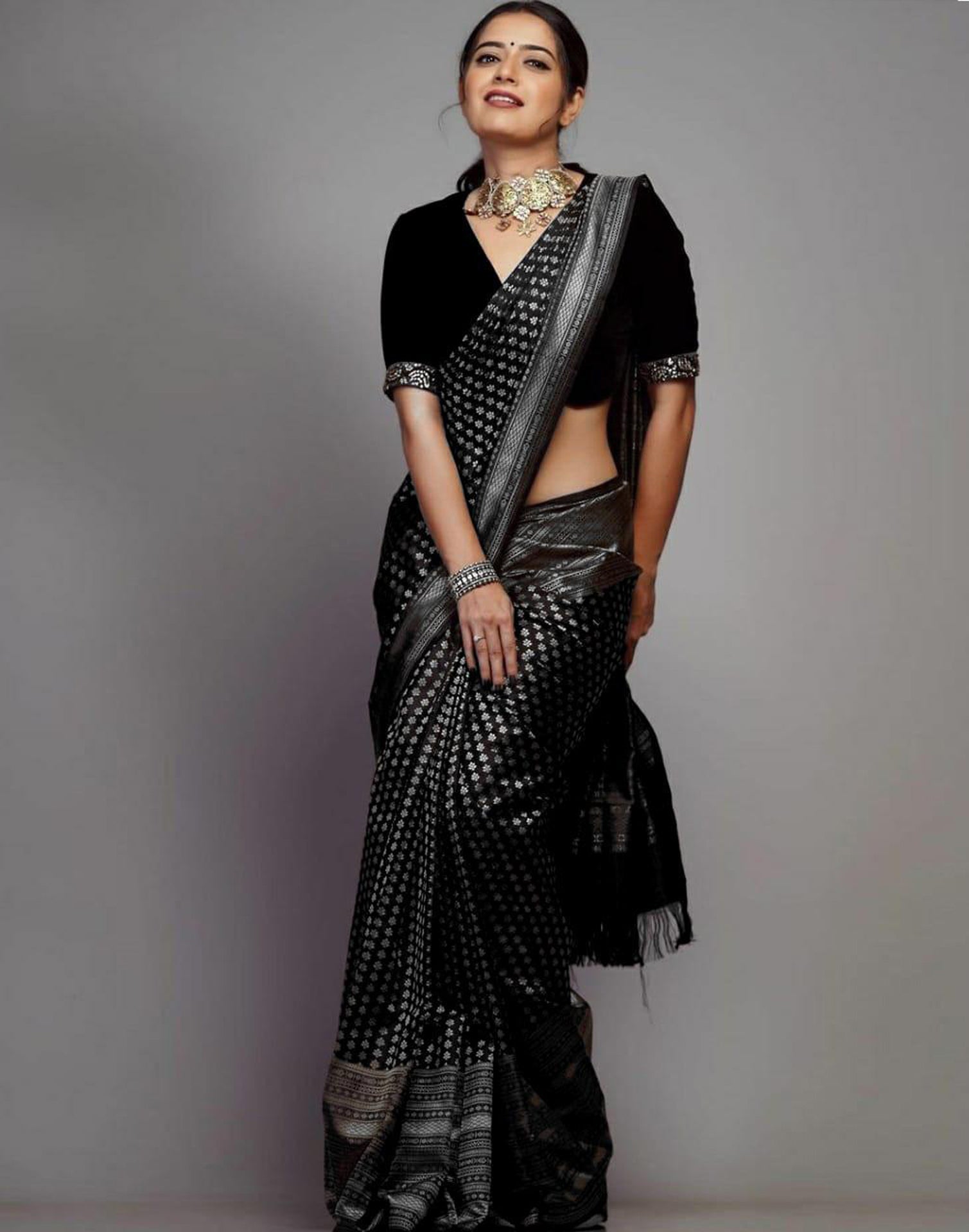 Buy Women Black And Silver Sequin Embroidered Pre-Stitched Saree Set With  Black Blouse - Black Beauty - Indya