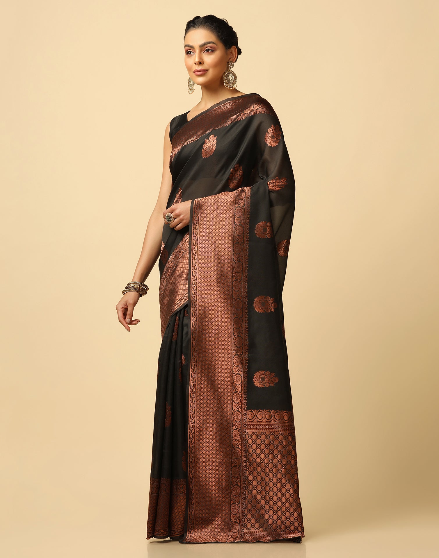 Black Banarasi Silk Saree | Leemboodi