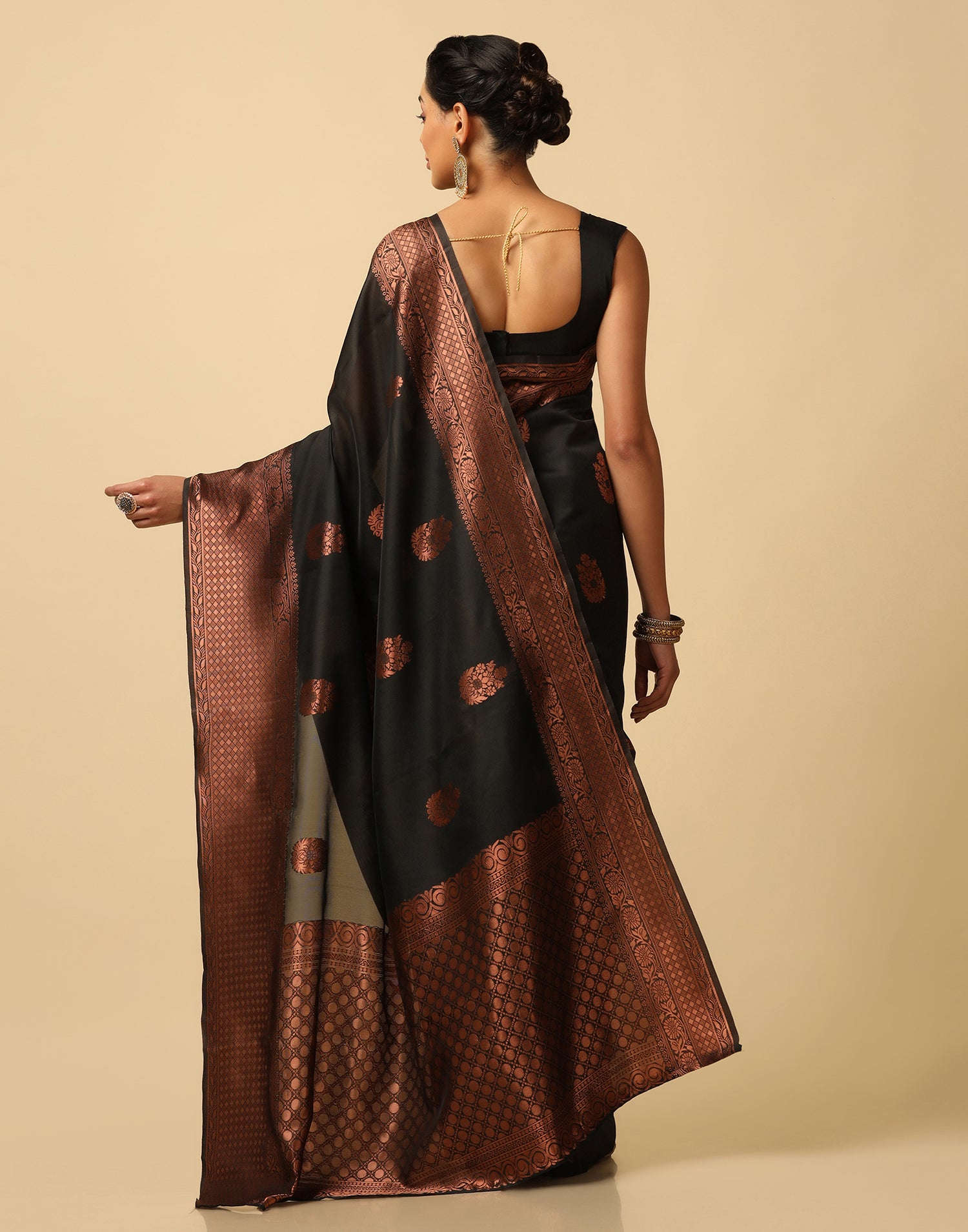 Black Banarasi Silk Saree | Leemboodi