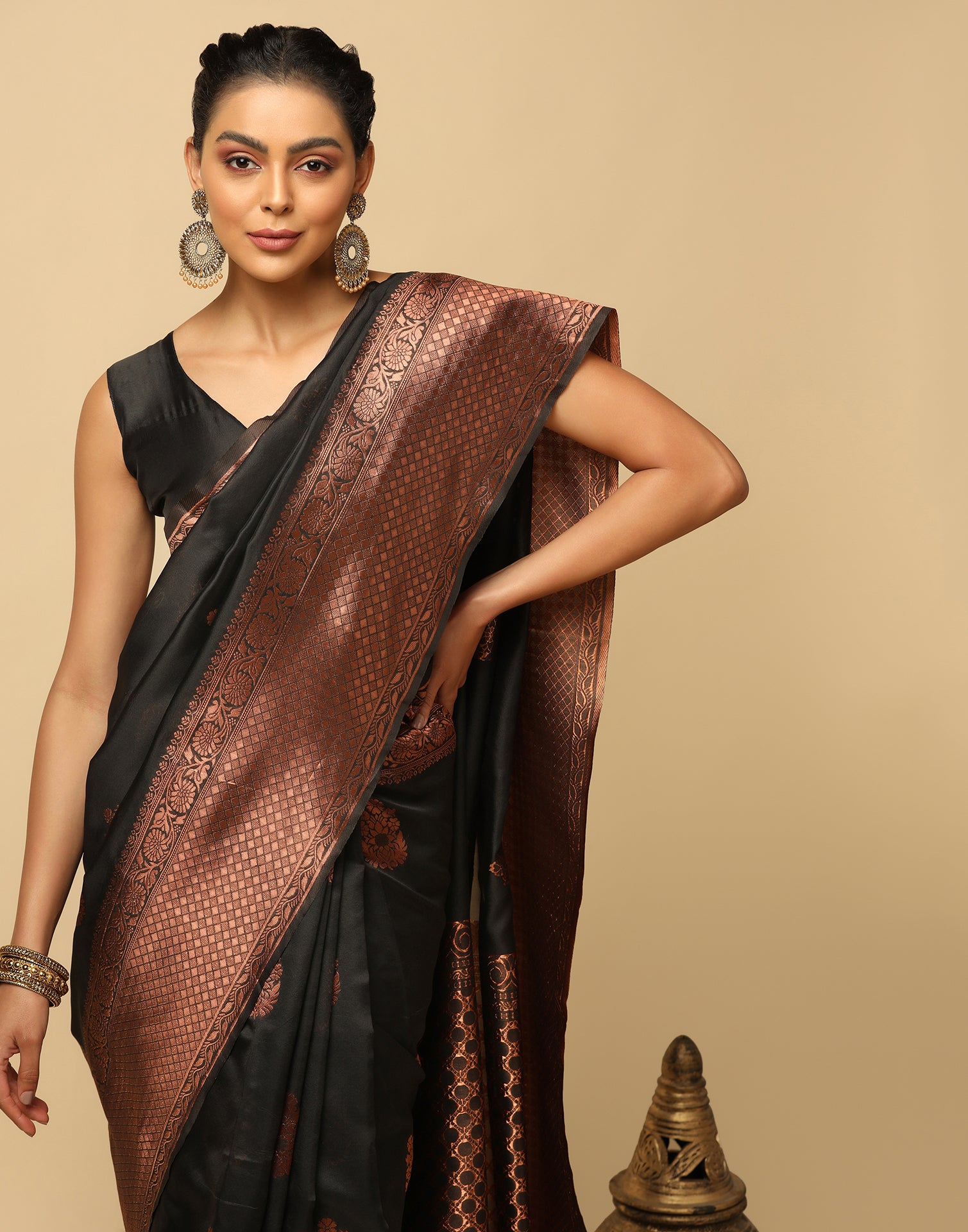 Black Banarasi Silk Saree | Leemboodi