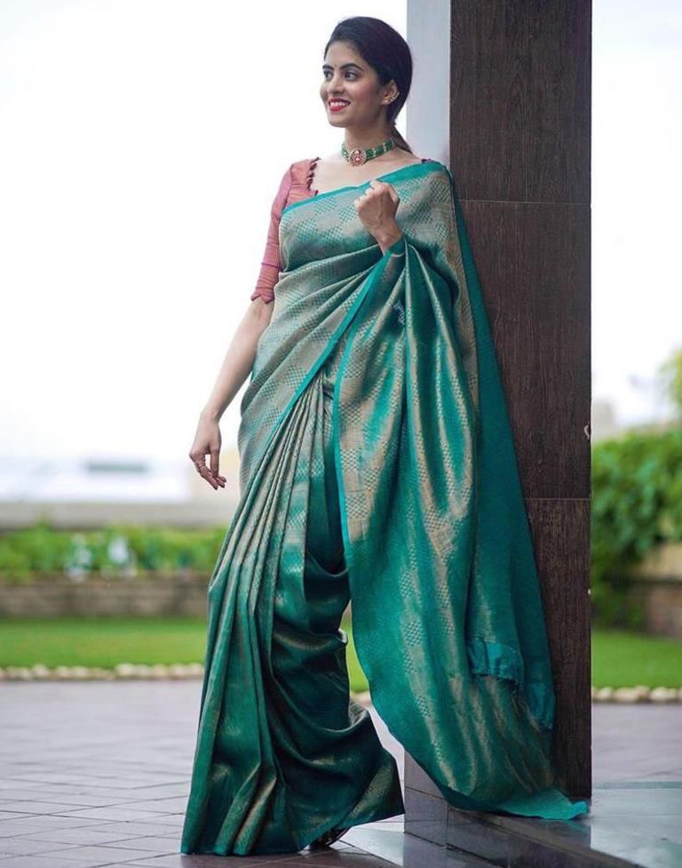 Sea Green & Magenta Kanjivaram Saree - Urban Womania