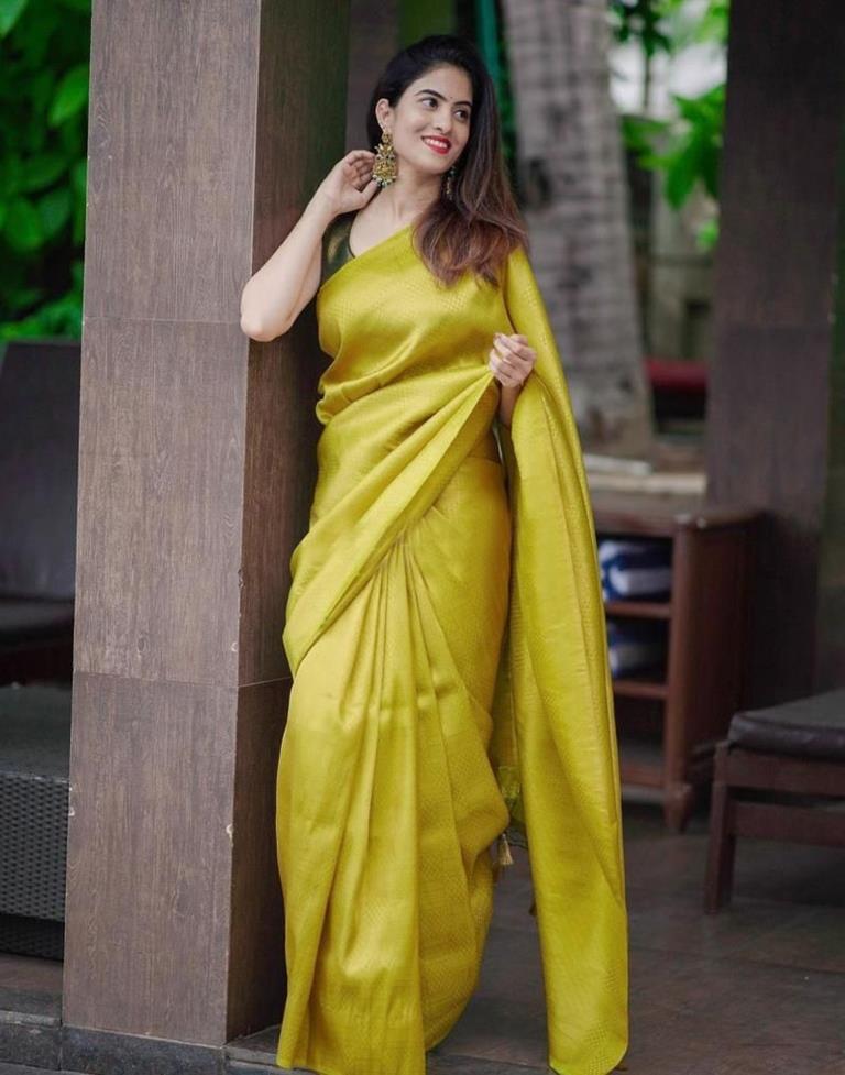 Yellow Saree - Buy Designer and Traditional Yellow Saree Online