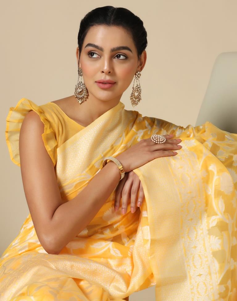 Lemon Yellow Handwoven Silver Zari Border Maheshwari SIlk Saree