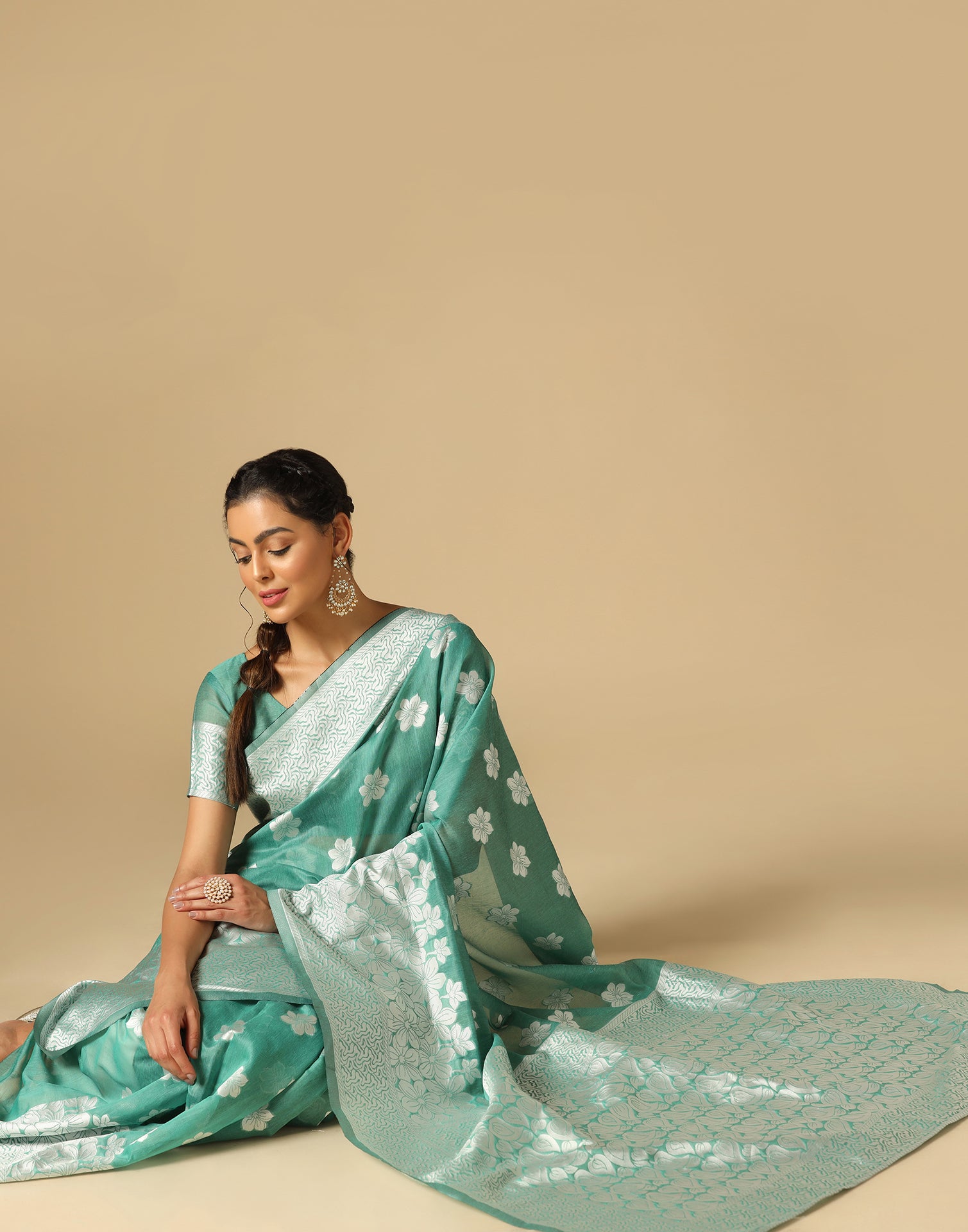 Green Saree - Buy Trendy Green Saree Online in India | Myntra