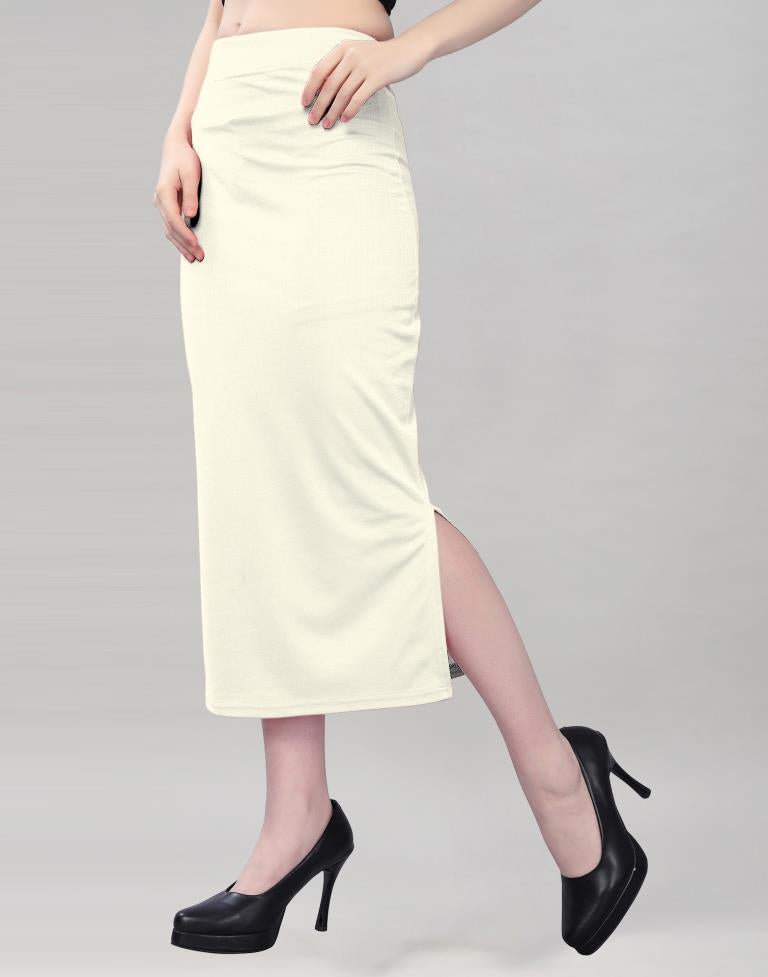 Cream Coloured Lycra Solid Saree Shapewear | Leemboodi