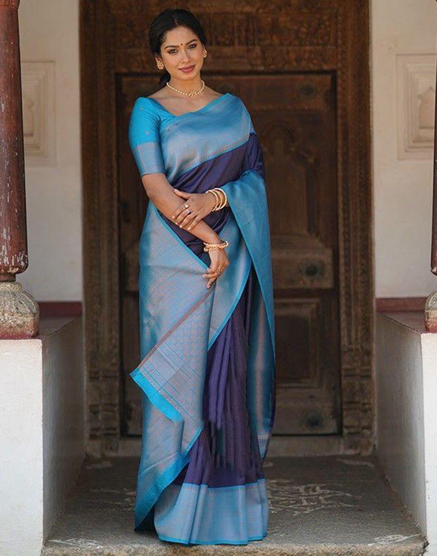 Navy Blue Self Woven Silk Saree | Leemboodi