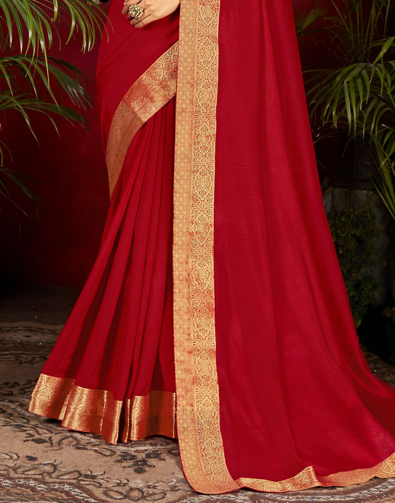 New Saree Designs Of Fancy Wear Plain Georgette Satin Silk Saree With Zari  Lining Partywear And Casual Wear Saree with Blouse (Red)