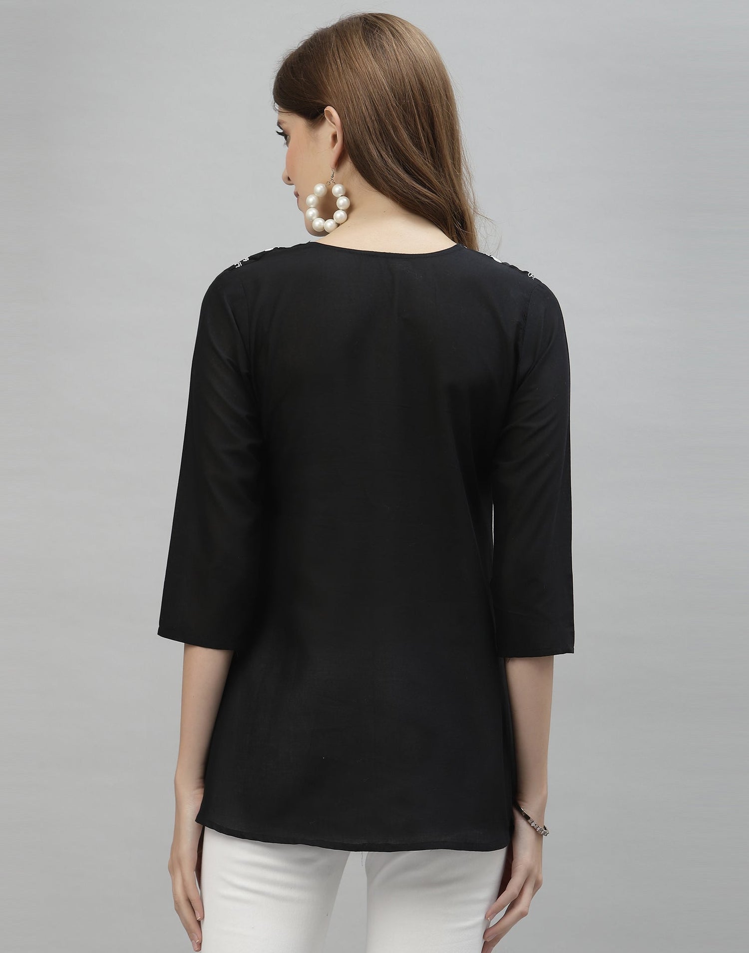 Black Embroidery Top – Leemboodi