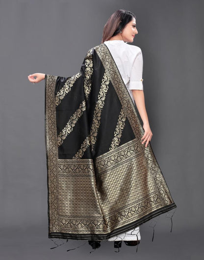 Beautiful Black Coloured Poly Silk Jacquard Dupatta | Leemboodi