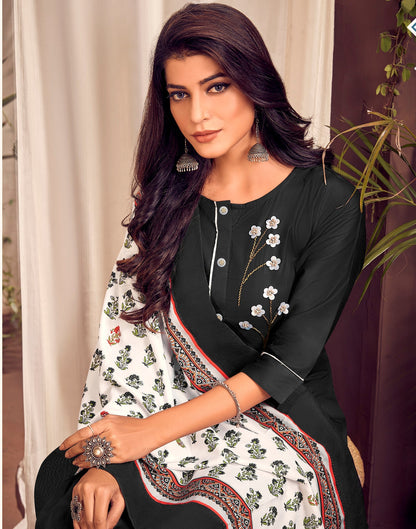 Black Kurti with Pant And Dupatta | Leemboodi