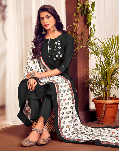 Black Kurti with Pant And Dupatta | Leemboodi