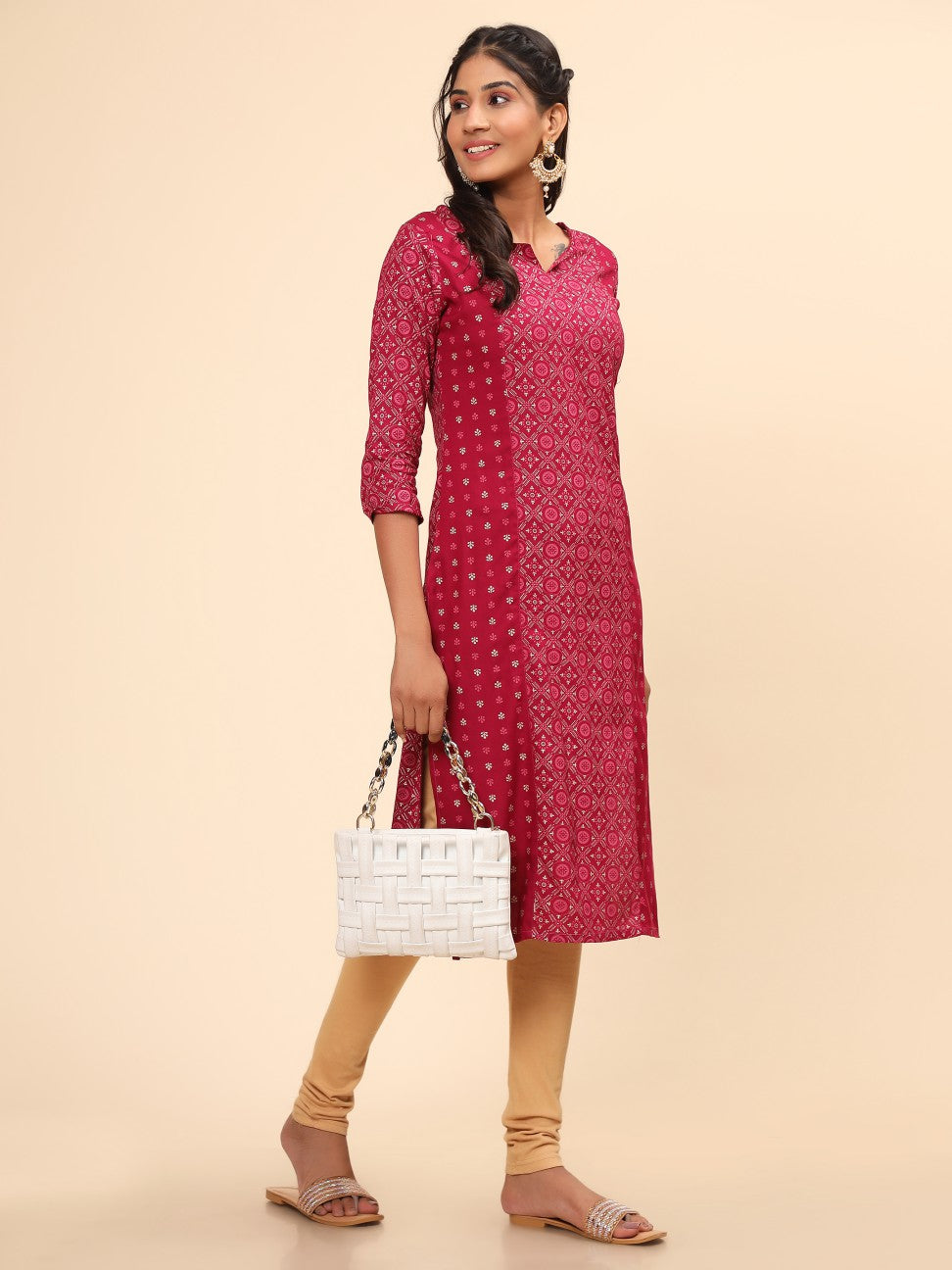 Blended Cotton Solid Kurta Set in Black | Fashion trend dresses, Kurta neck  design, Straight kurti designs